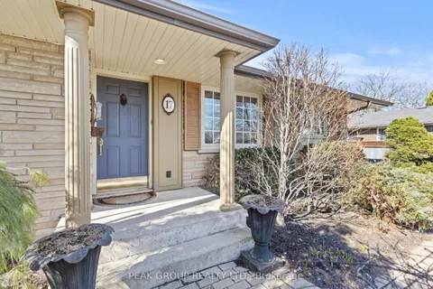 17 Trelawne Drive, St. Catharines, ON L2M 2G6