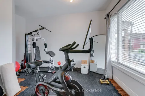 140 Sanford Avenue, Hamilton, ON L8L 5Z5
