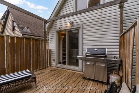140 Sanford Avenue, Hamilton, ON L8L 5Z5