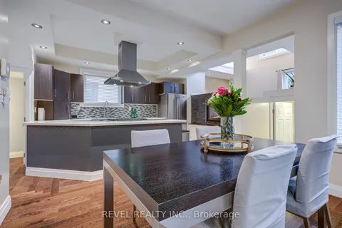 140 Sanford Avenue, ON L8L 5Z5