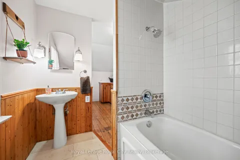 73 Queen Street, ON N0B 2C0