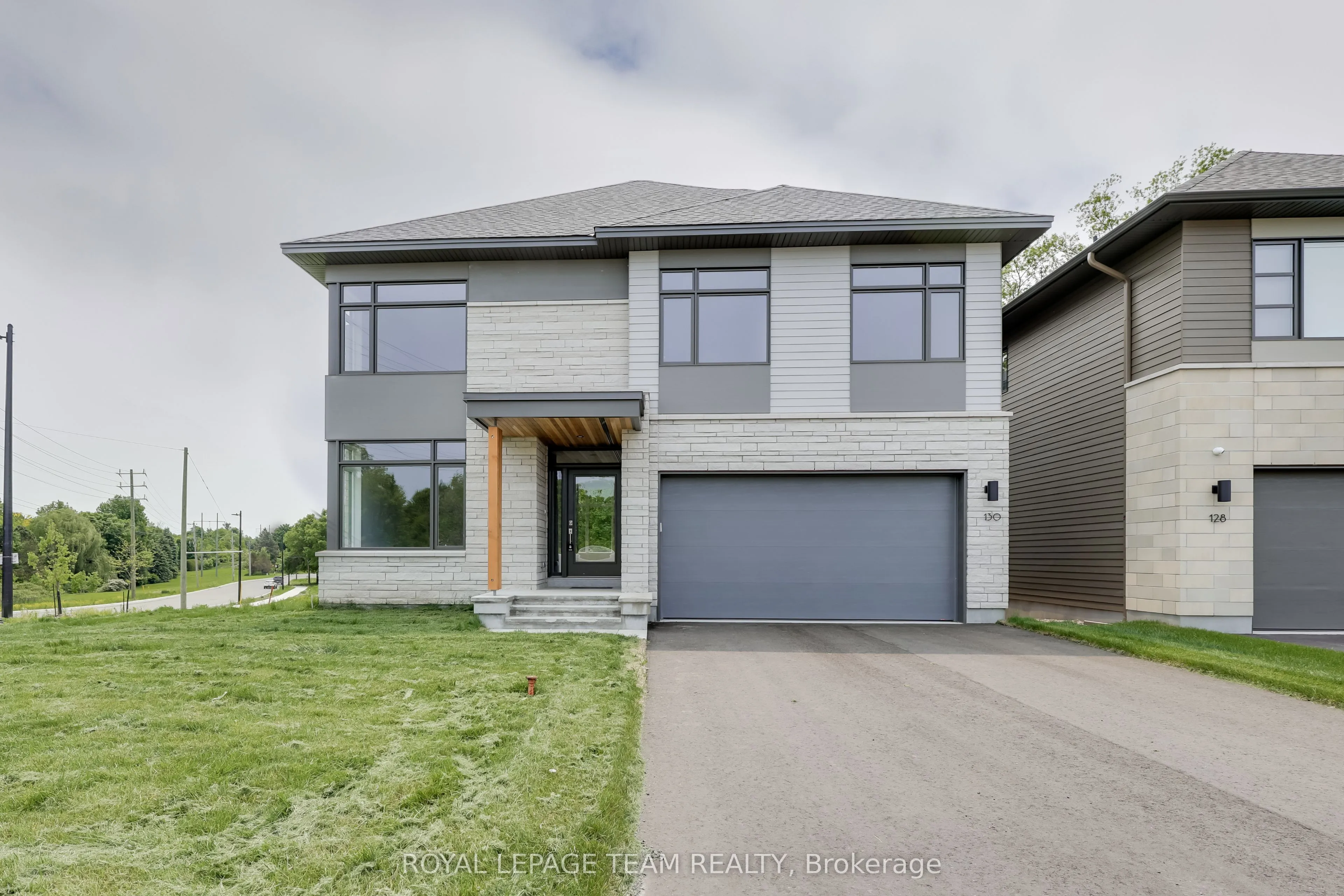 130 IRON BRIDGE Place, ON K2K 0N4