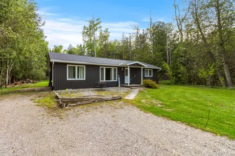 7221 Highway 6 Road, ON N0H 2T0