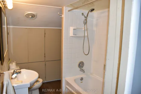 86 Salina Street, ON N4X 1C8