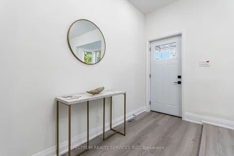 135 East Avenue, ON L8L 5H8