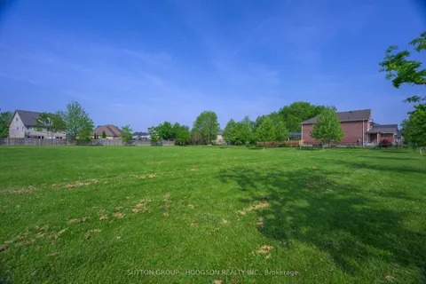 1070 Melsetter Way, London North, ON N6G 0S4