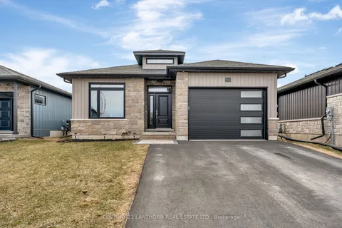 62 Hastings Park Drive, ON K8P 0H7