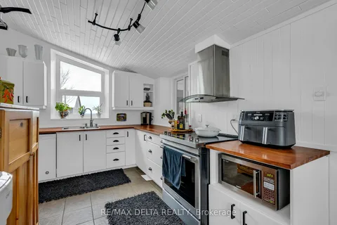 3631 Concession 2 Concession, ON K0A 3K0