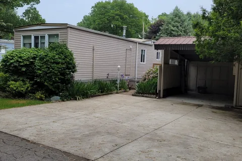 9839 Lakeshore Road, ON N0M 1T0