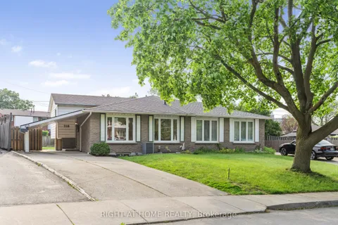 218 St Andrews Drive, ON L8K 5K3