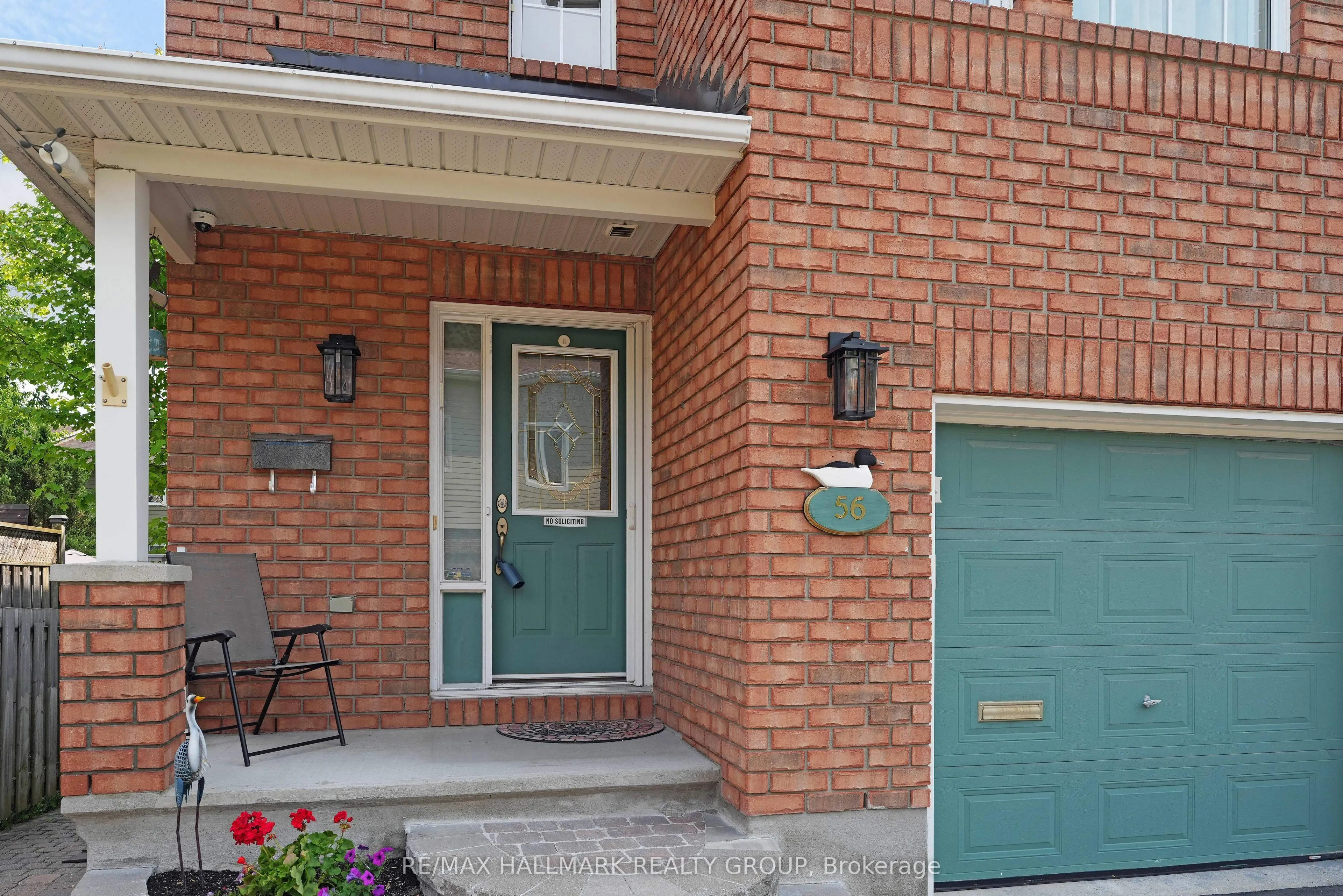 56 Roseanne Lane, ON K1B 1C2