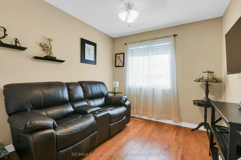56 Roseanne Lane, ON K1B 1C2