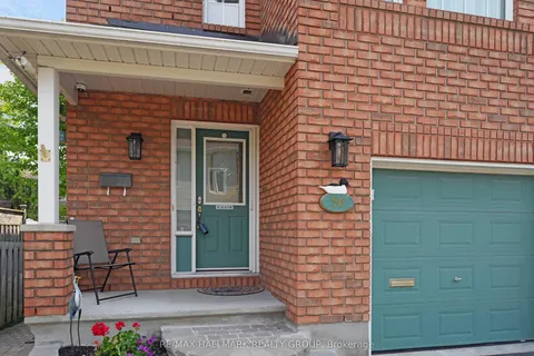 56 Roseanne Lane, ON K1B 1C2