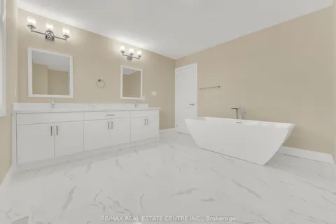 4 Elm Street, ON N5C 1R8