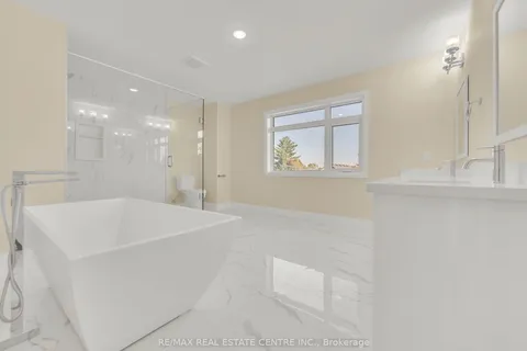 4 Elm Street, ON N5C 1R8