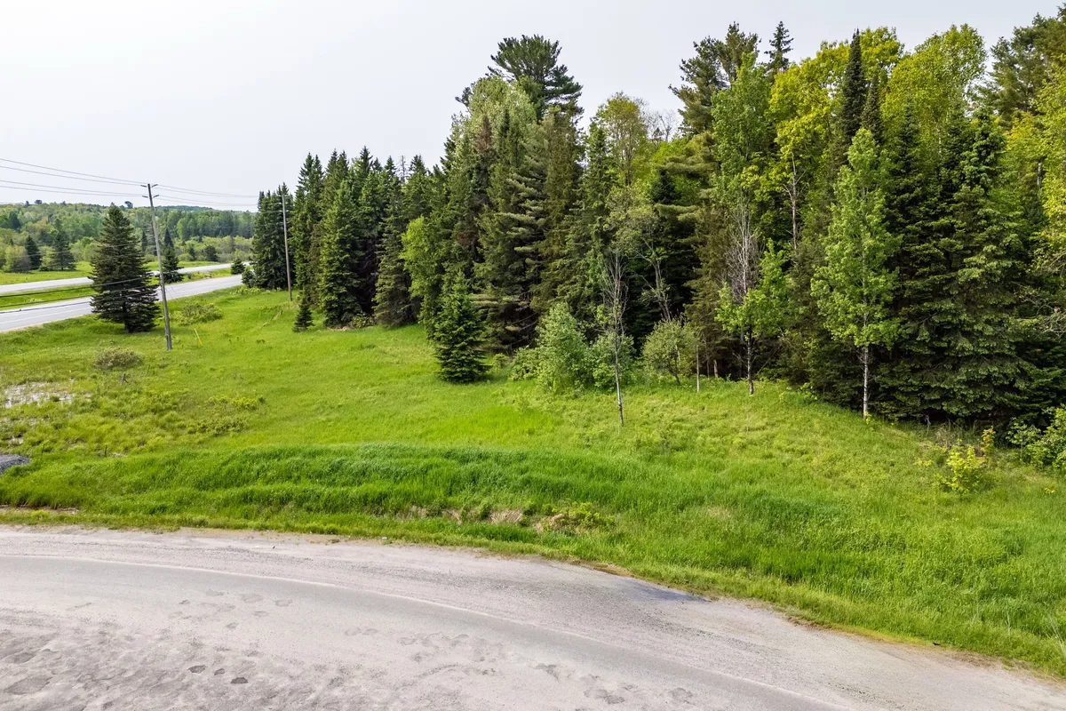 22 Allensville Road, Huntsville, ON P0B 1M0