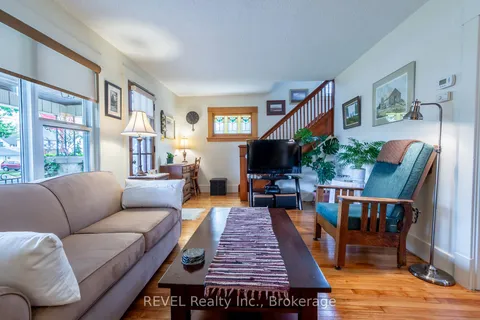 298 Stanley Street, ON L3K 3A2