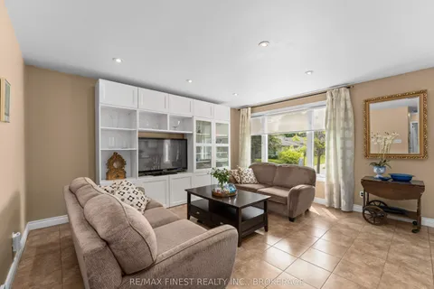 95 Calderwood Drive, ON K7M 6L5