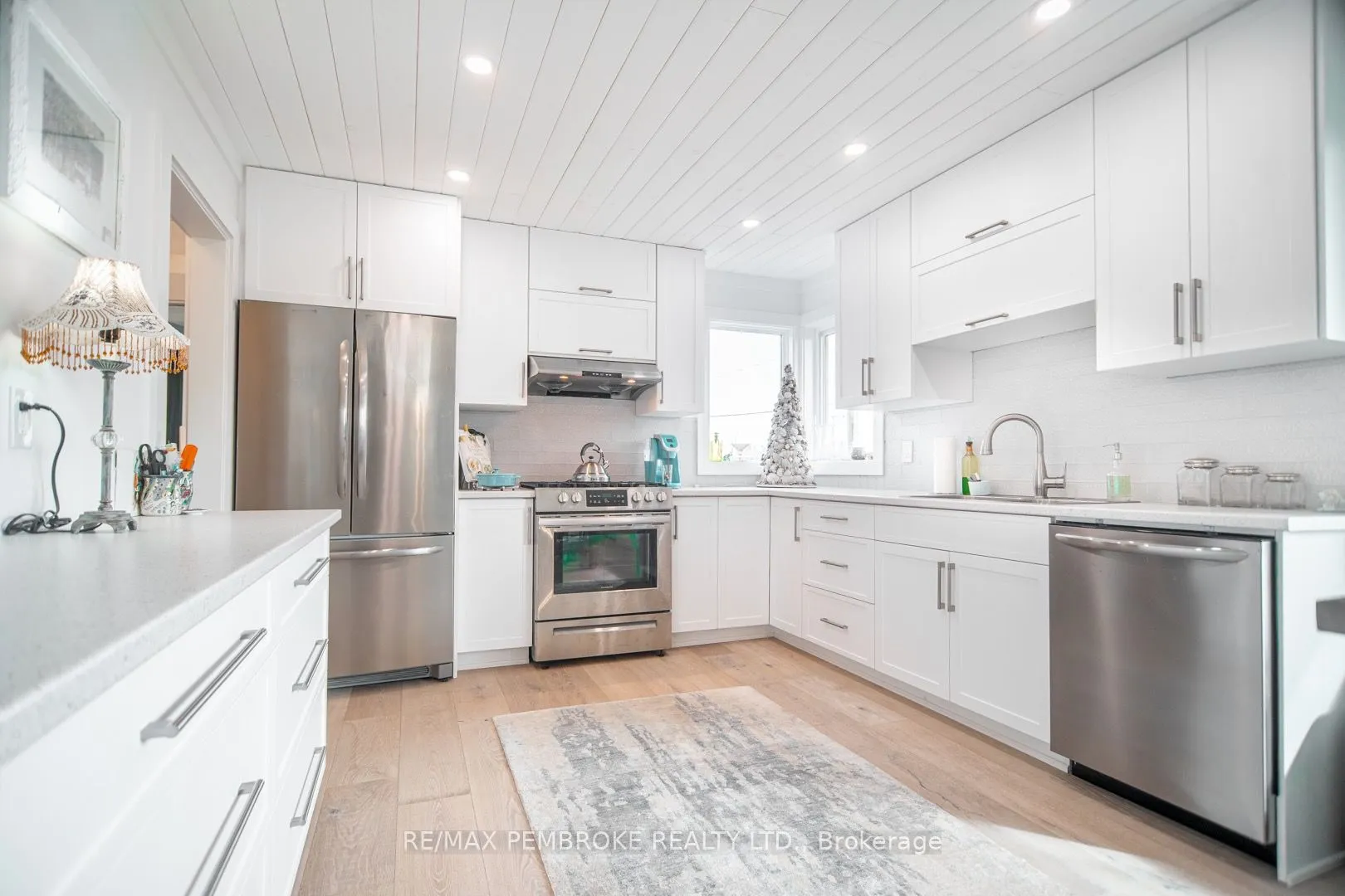 1206 Pembroke Street, Laurentian Valley, ON K8A 7R7