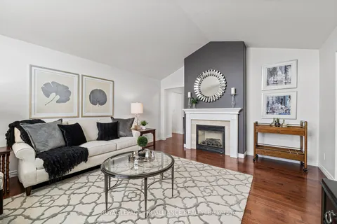 3 Hazel Court, Belleville, ON K8P 5M4