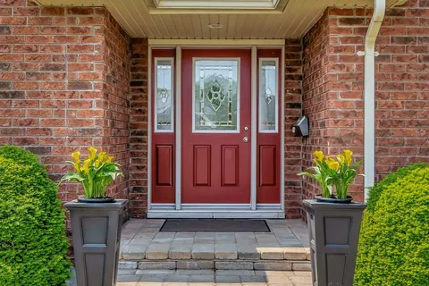 3 Hazel Court, Belleville, ON K8P 5M4