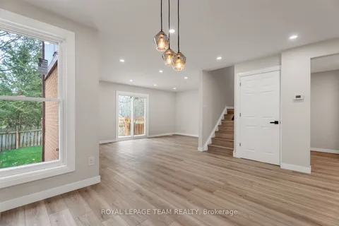 54 Greenboro Crescent, Hunt Club - South Keys and Area, ON K1T 1W5