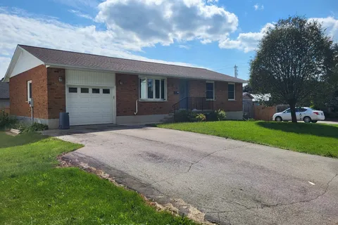 9 Nelson Street, Tillsonburg, ON N4G 4T5