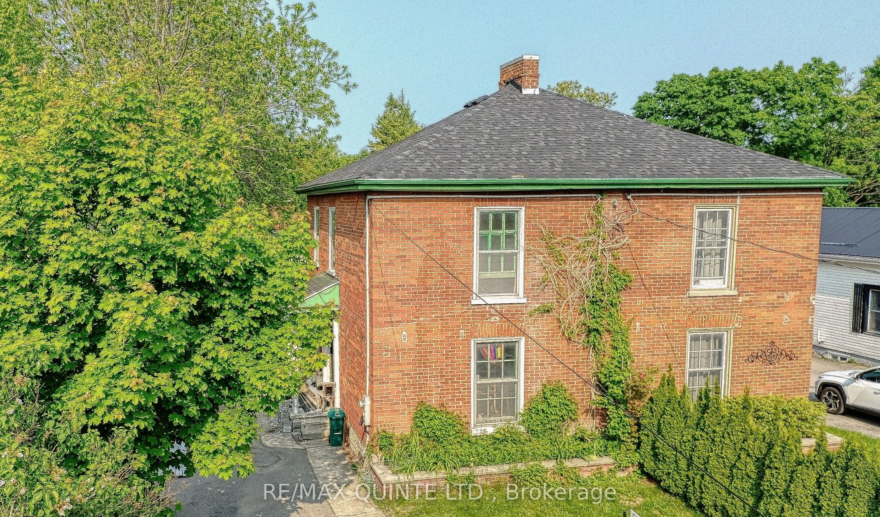 275 Charles Street, Belleville, ON K8N 3M7