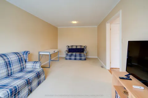 788 Whiteoak Crescent, ON K7P 1L6
