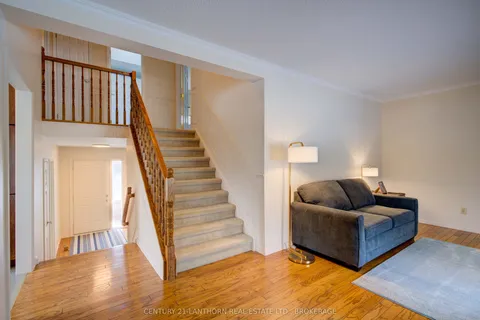 788 Whiteoak Crescent, ON K7P 1L6