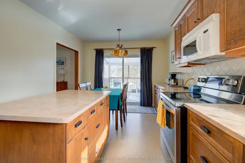 788 Whiteoak Crescent, ON K7P 1L6