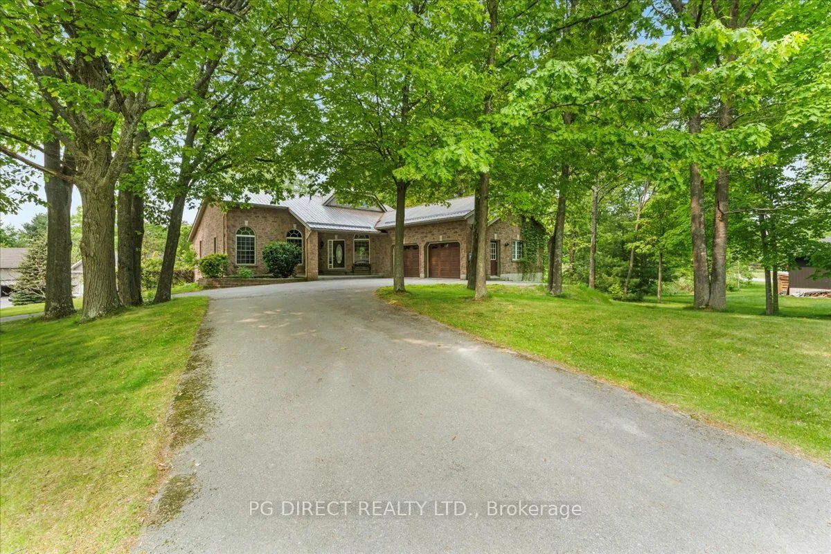 10 Fraserglen Court, ON K8V 5P4