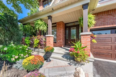 1095 Halton Terrace, ON K2W 1G8