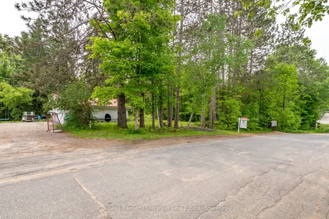 211 Lakeshore Road, ON P1H 1Y8