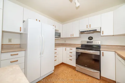 11 Banting Drive, ON K0J 1P0