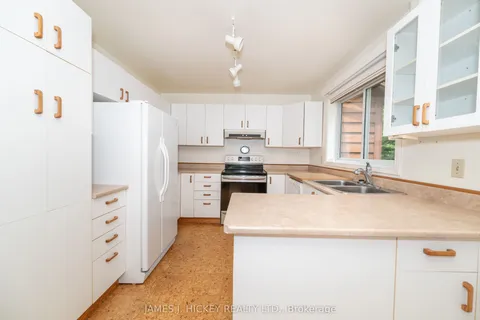 11 Banting Drive, ON K0J 1P0