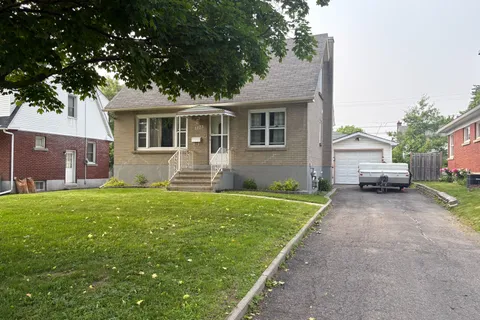 1123 Secord Avenue, ON K1H 8C9