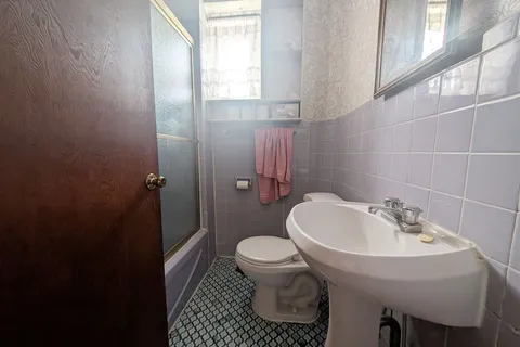 1169 Oxford Street, ON N5Y 3L7