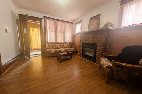 1169 Oxford Street, ON N5Y 3L7