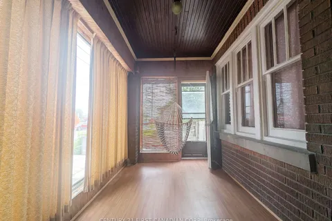 1169 Oxford Street, ON N5Y 3L7