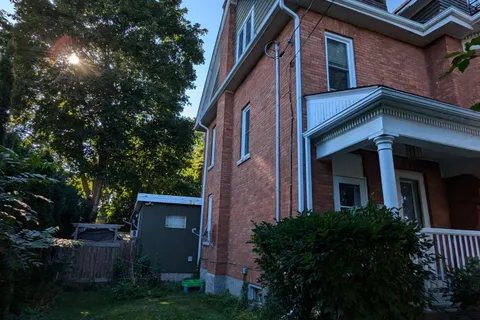 1366 4TH Avenue, ON N4K 4X1