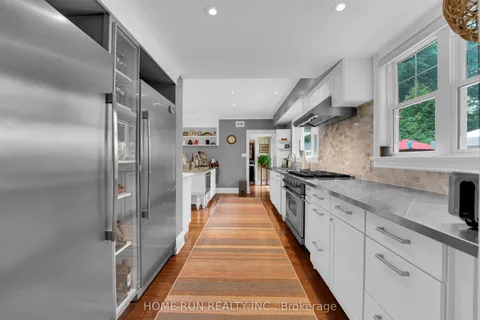 275 BUCHAN Road, ON K1M 0W4