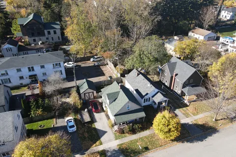 84 Waterloo Street, ON L2A 3J7