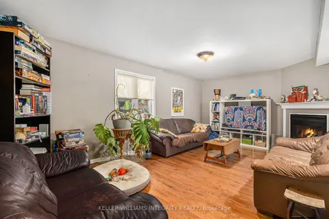 1384 Chatelain Avenue, ON K1Z 8A8