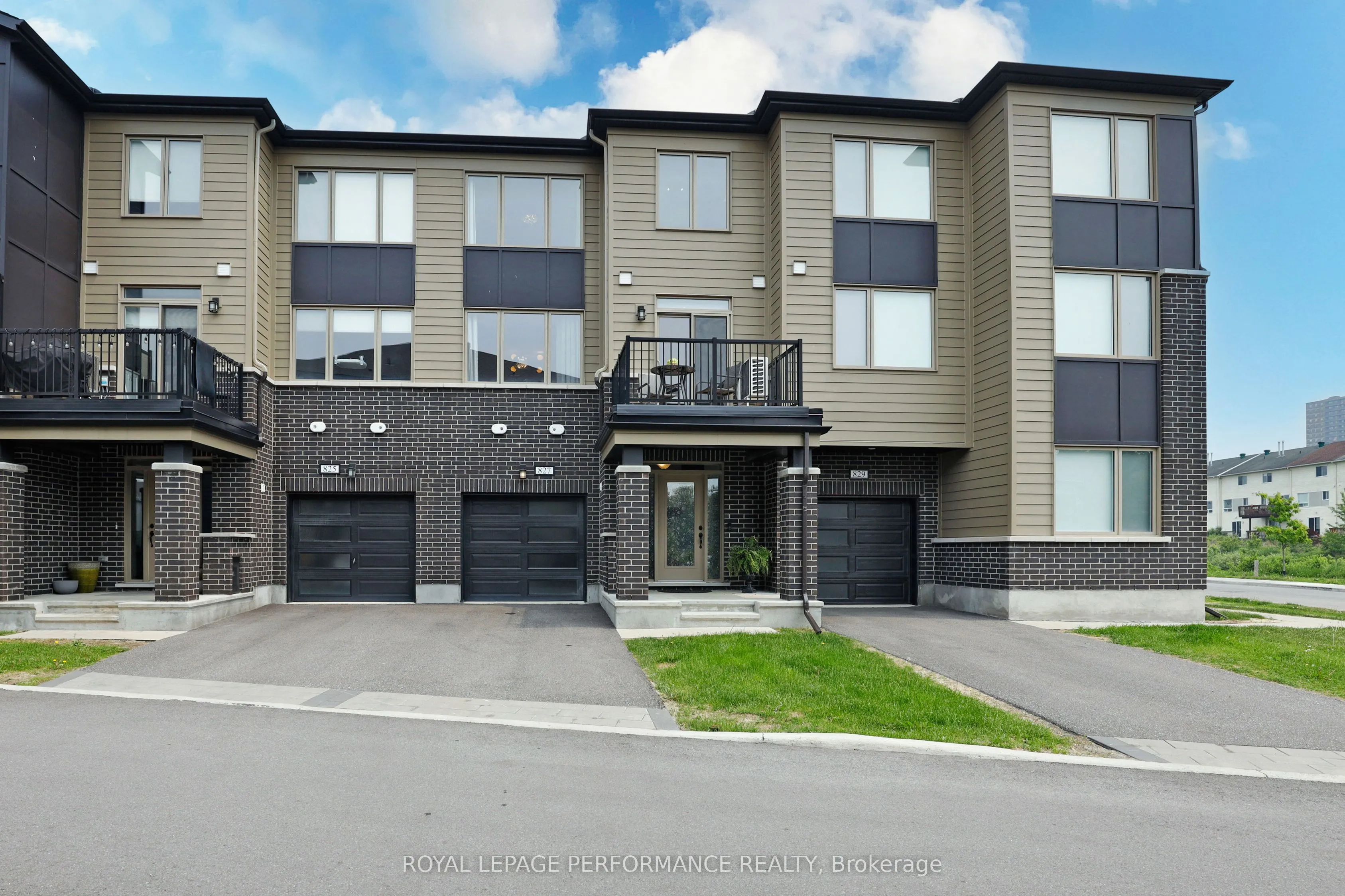 827 Kiniw Private, ON K1K 5A3