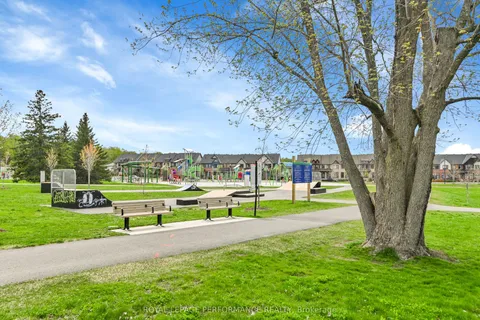827 Kiniw Private, ON K1K 5A3
