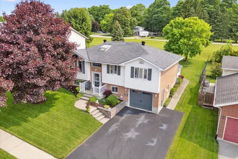 17 Keating Drive, Centre Wellington, ON N0B 1S0