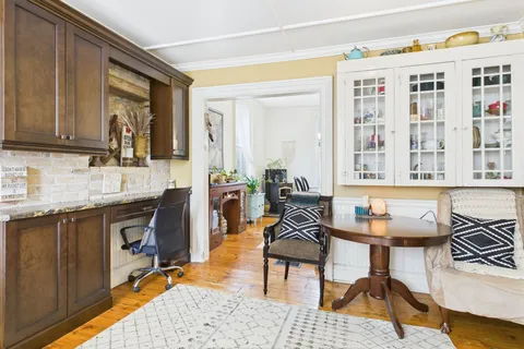 20 Queen Street, ON N0G 2R0