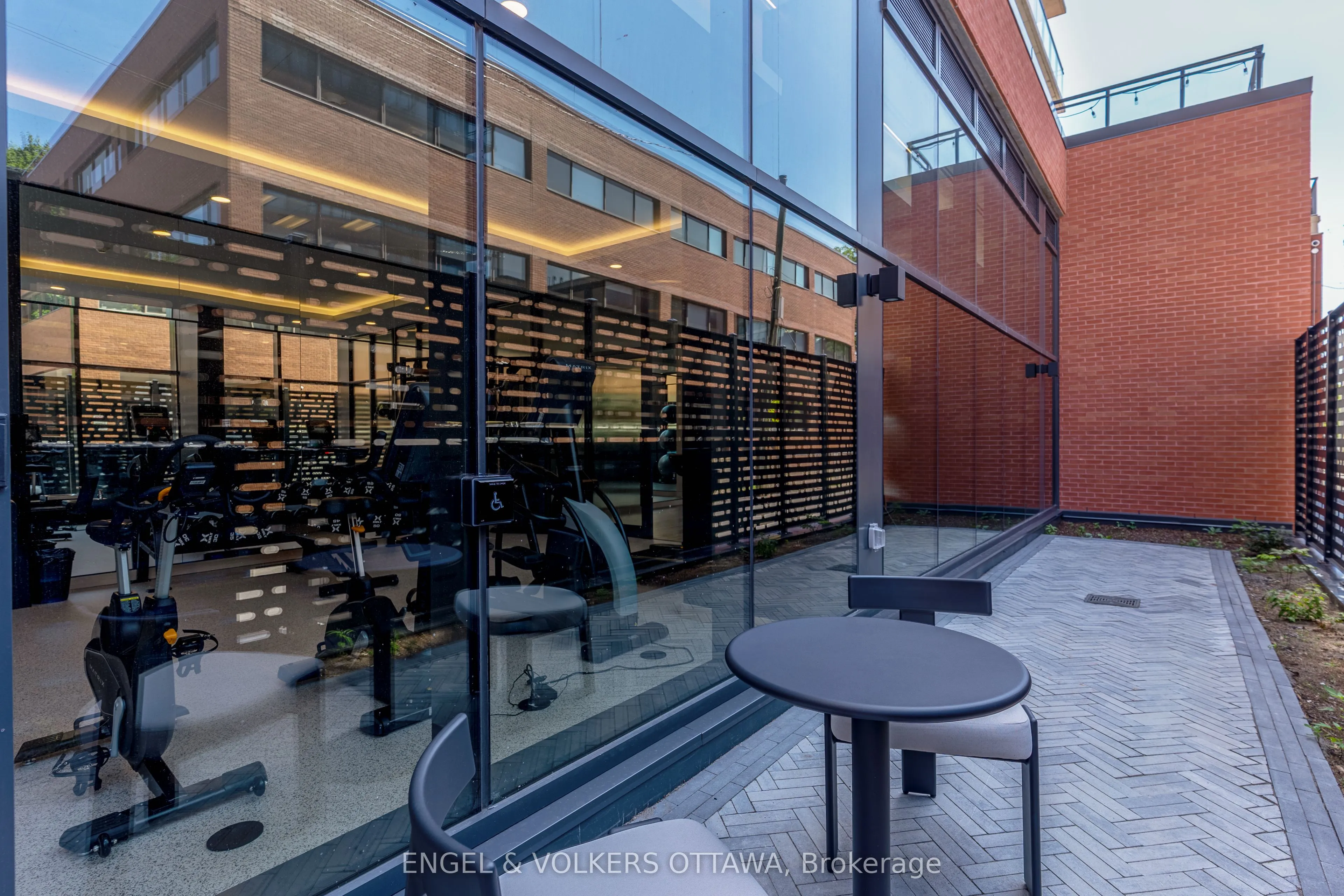 10 James Street, ON K2P 1T2
