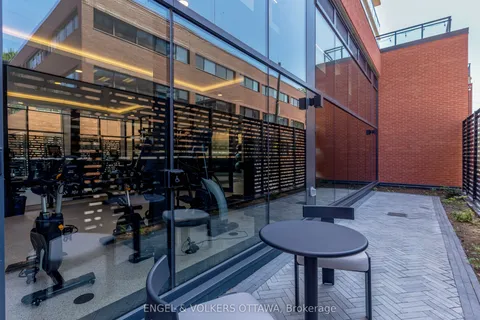 10 James Street, ON K2P 1T2